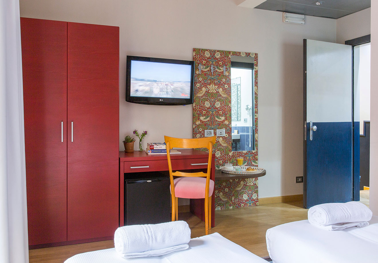 Small Double rooms in rome